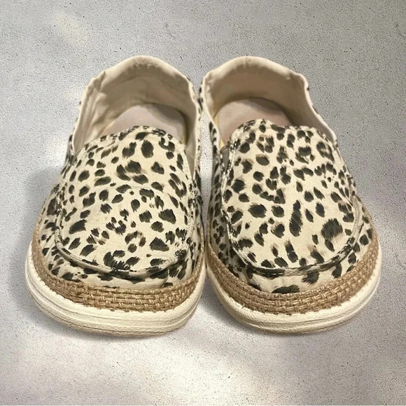 Hey Dude Lena Shoes Leopard Animal Print US 9 Slip On Casual Flats - Picture 1 of 11